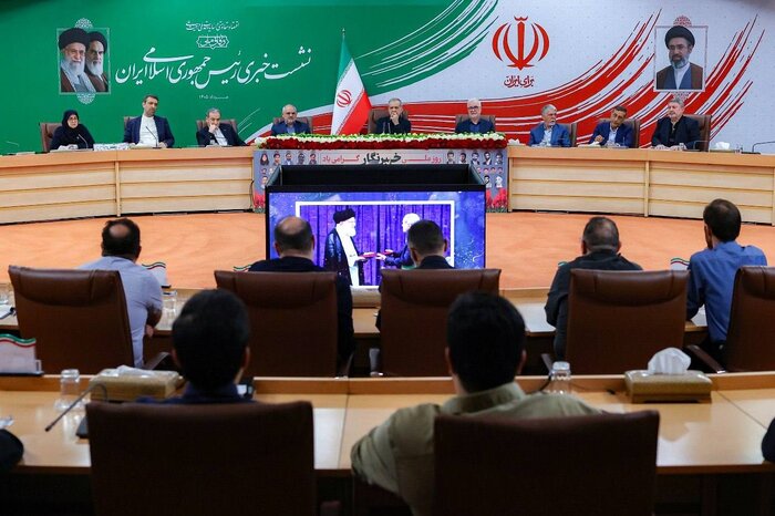عراقچی: مسیر جدید تنگه هرمز در مذاکرات نیروهای نظامی و دریایی ایران و عمان تعیین شدهاست