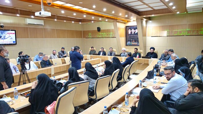 ترکیب لبخندها و گلایه‌ها در نشست صمیمانه خبرنگاران با نماینده ولی فقیه در فارس