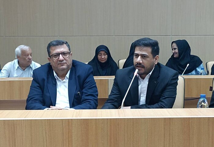 ترکیب لبخندها و گلایهها در نشست صمیمانه خبرنگاران با نماینده ولی فقیه در فارس