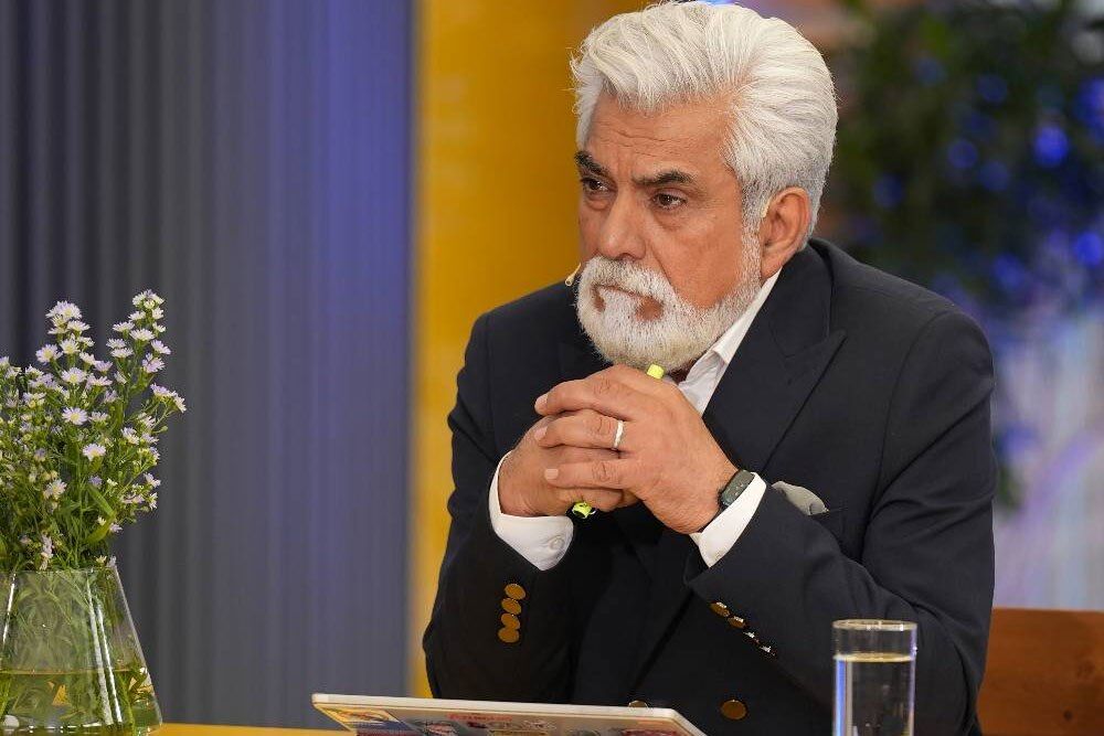 اجرای حسین پاکدل پس از ۳۳ سال در تلویزیون/ «روشن» آماده پخش شد اجرای حسین پاکدل پس از ۳۳ سال در تلویزیون/ «روشن» آماده پخش شد