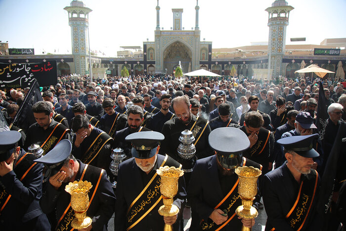 قم در سالروز شهادت امام رضا (ع) به سوگ نشست
