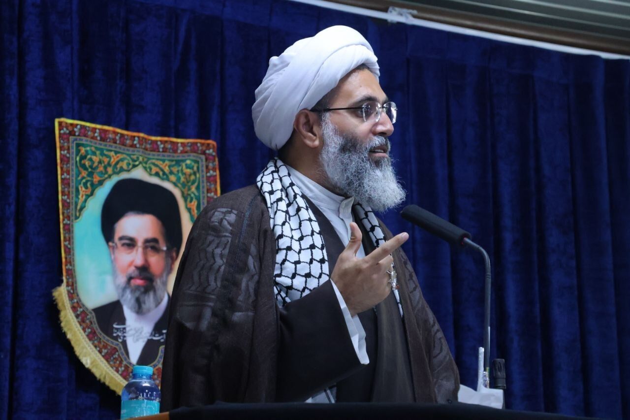 امام جمعه قشم: ایستادگی رئیسجمهور در برابر تهدیدهای دشمن، بازتاب اراده ملت ایران است