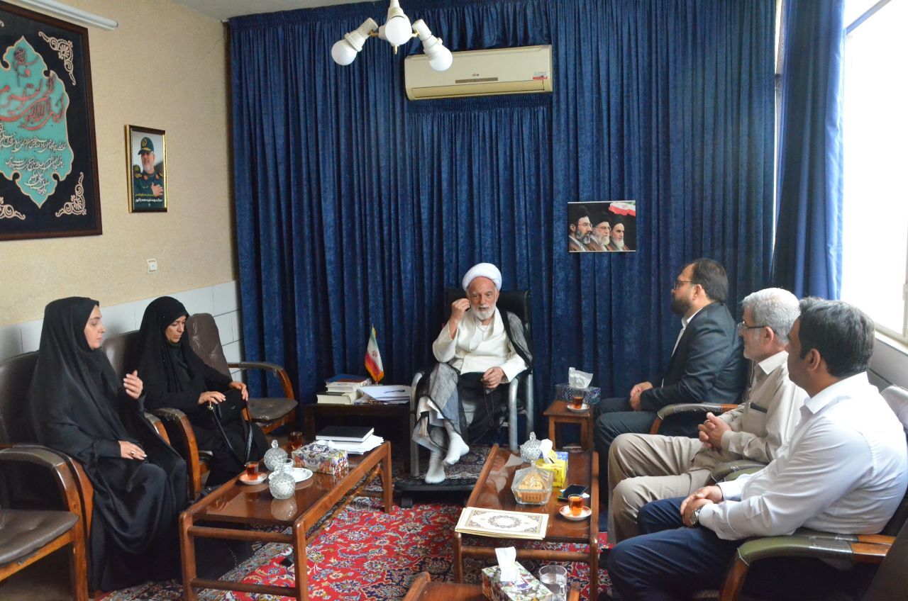 آیتالله دری: خبرنگاران دیدهبانان هوشیار جامعه در برابر توطئههای دشمنان باشند