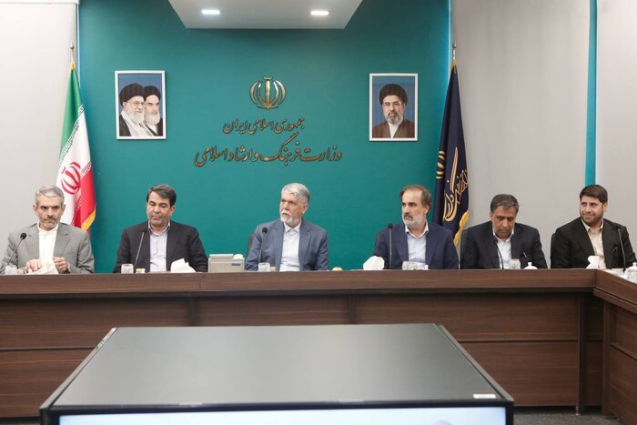 تفاهمنامه وزارت فرهنگ و استانداری کرمان امضا شد/دوسالانه نقاشی تا جشنواره موسیقی نواحی
