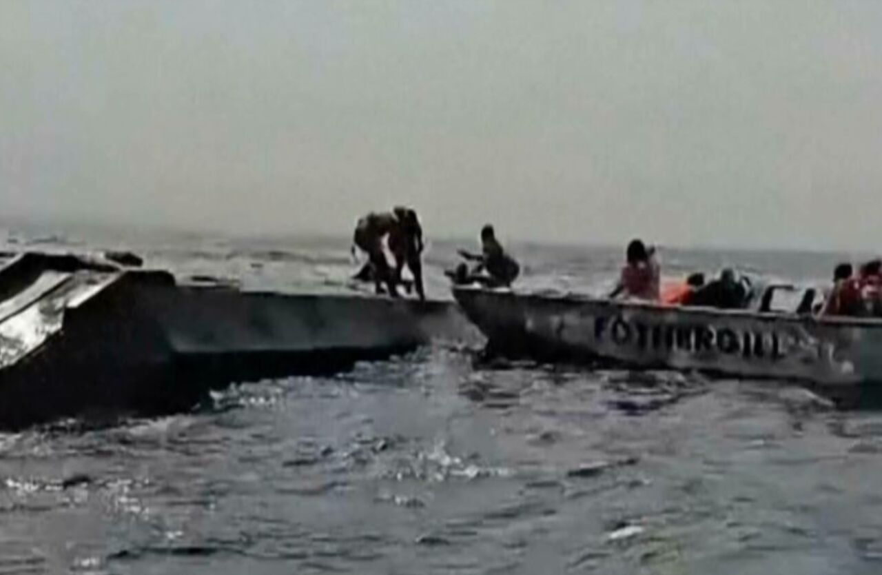 جان باختن 18 كودك در حادثه واژگوني كشتي در زيمبابوه جان باختن 18 كودك در حادثه واژگوني كشتي در زيمبابوه