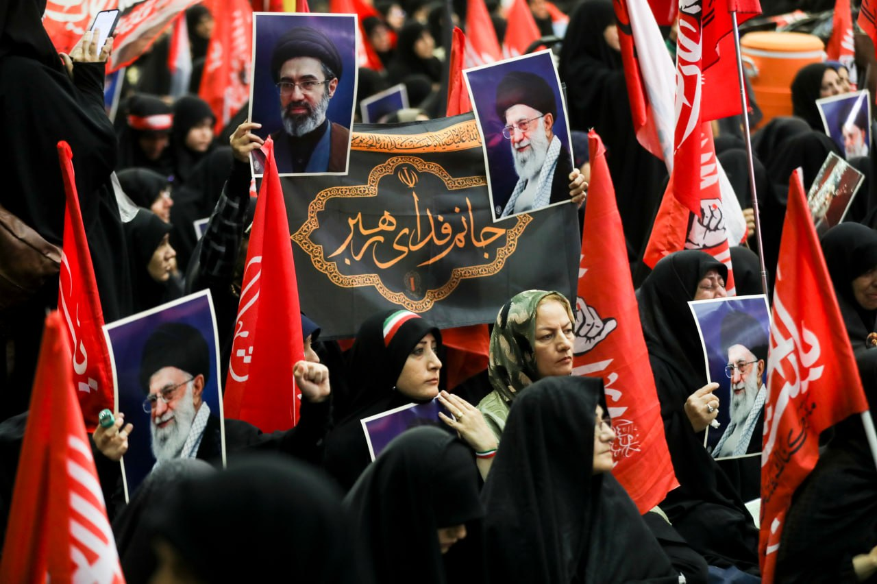 گذشت چهل روز از وداع/ داغی که تا ابد در دل ایران تازه است