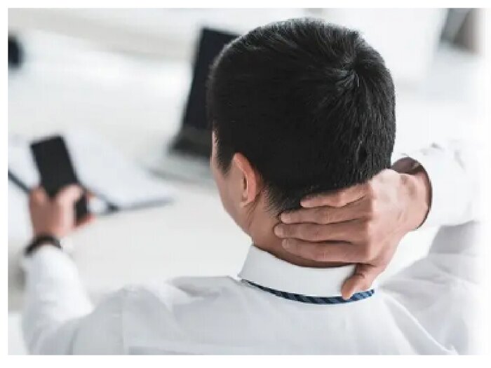 هشدار پزشکان مشهدی در بروز مشکلات اسکلتی- عضلانی با استفاده بیش از حد از موبایل
