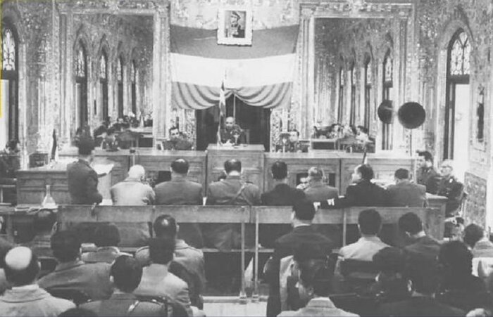 پخش «عملیات آژاکس» و «قیام» از تلویزیون/علی اوجی «قهرمان» را اجرا میکند