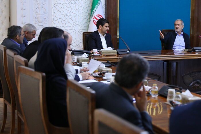پزشکیان: دریافت هرگونه خدمت در کشور منوط به ارائه کد پستی و کد ملی میشود