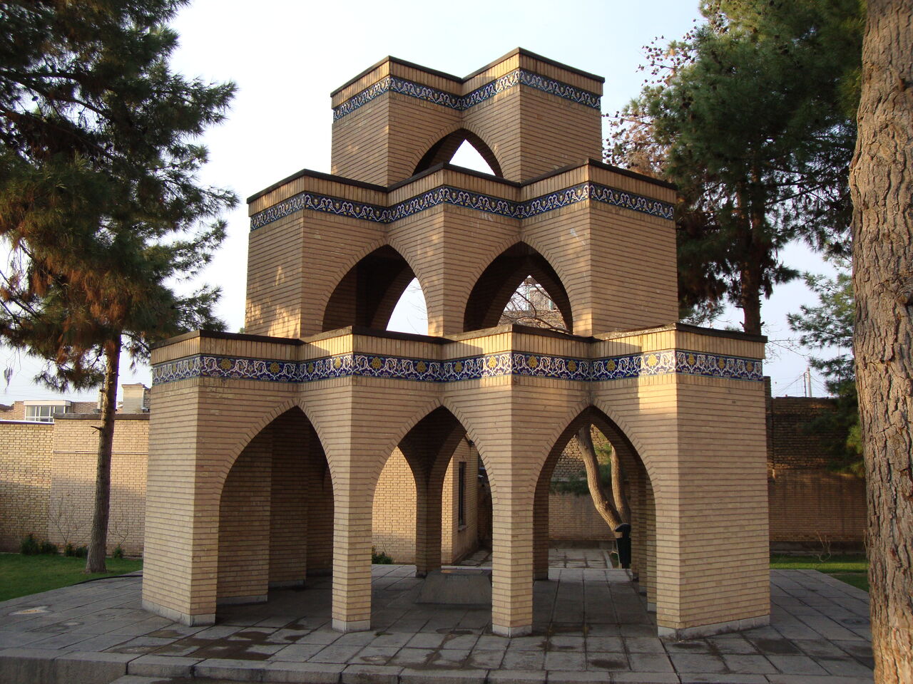 بنای تاریخی «کاشفی» در سبزوار پس از چند دهه تعطیلی به چرخه گردشگری بازگشت بنای تاریخی «کاشفی» در سبزوار پس از چند دهه تعطیلی به چرخه گردشگری بازگشت