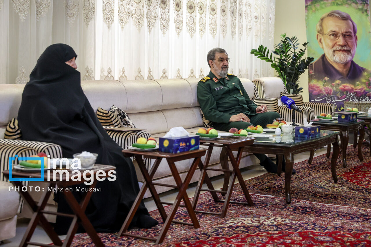 سرلشکر رضایی: شهید لاریجانی مدیری توانمند در حوزههای سیاسی و امنیتی بود