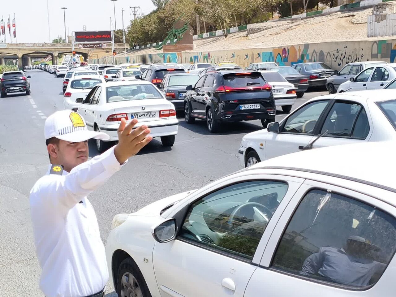 ۳۰ میلیون و ۹۸۰ هزار دستگاه خودرو به استان قم وارد شد