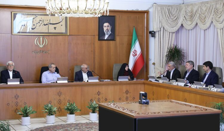 افزایش ۳۵۰۰ مگاوات به ظرفیت شبکه برق و تأکید رئیسجمهور بر حمایت از نیروهای مسلح