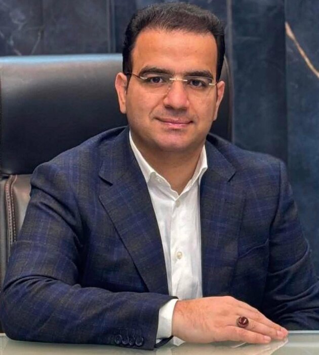 مدال روی سینه بود، نان روی سفره نبود