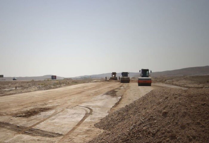 پیگیری استاندار برای بهبود شرایط پیمانکار محور سمنان-فیروزکوه