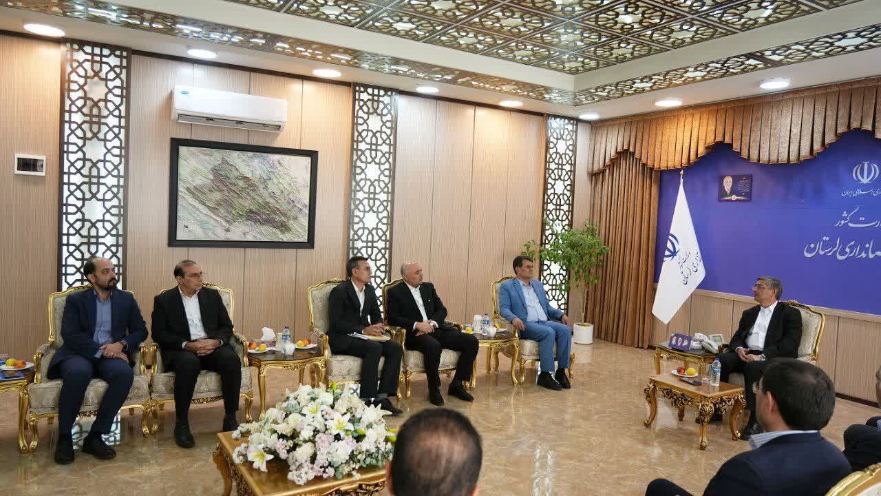 استاندار لرستان: هیات رسیدگی به تخلفات اداری عامل احقاق حقوق مردم و دولت است