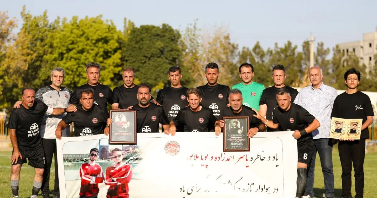 دیدار دوستانه پیشکسوتان تراکتور و پیشکسوتان بناب به یاد ۲ هوادار فقید