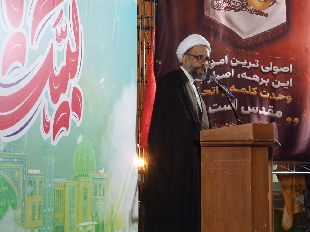 دشمن با مطالعه دقیق جریانات فکری ایران، به دنبال شکاف‌افکنی است