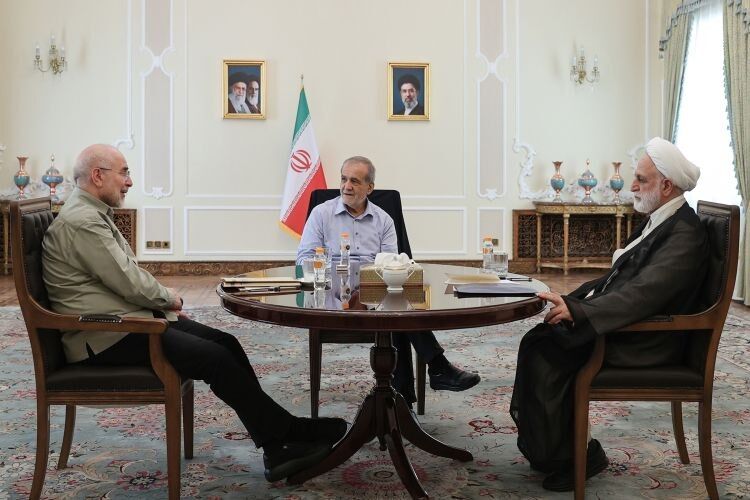 نشست مشترک سران سه قوه در نهاد ریاستجمهوری برگزار شد