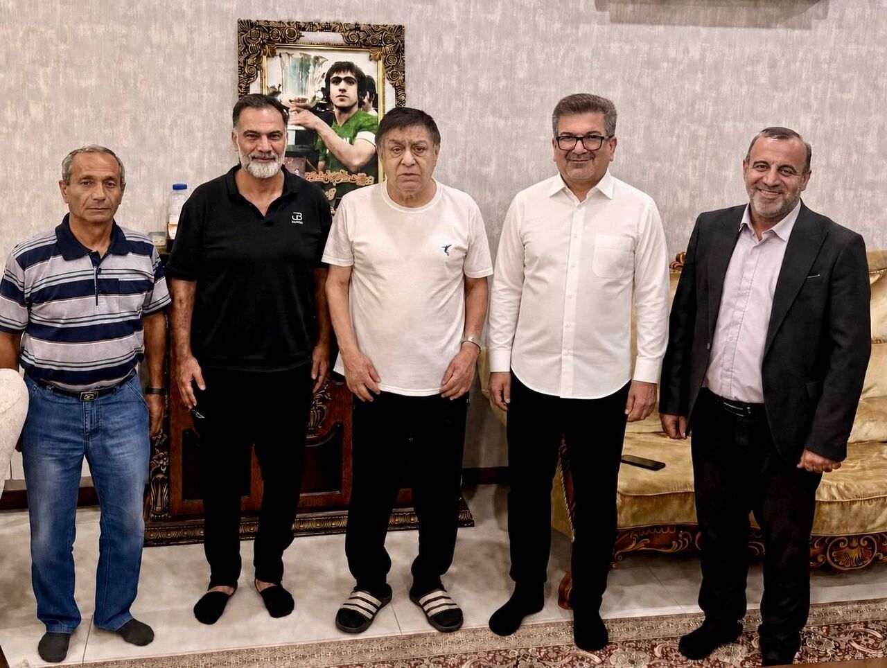 دیدار نسل امروز تیم برق شیراز با اسطوره زنده فوتبال فارس