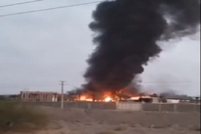 کارخانه‌ نوشابه‌سازی ایرانشهر در آتش سوخت