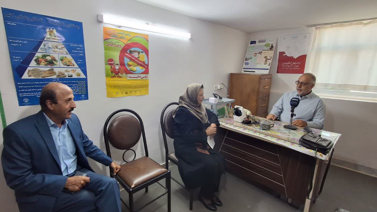 فیلم| روز پزشک؛ درمان افتخاری پزشک یزدی در کانون بازنشستگان استان
