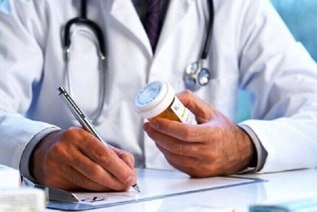 پشت نقاب سپید؛ روایتی از تضاد تلخ قداست طبابت و رنج بی‌مهری‌ها
