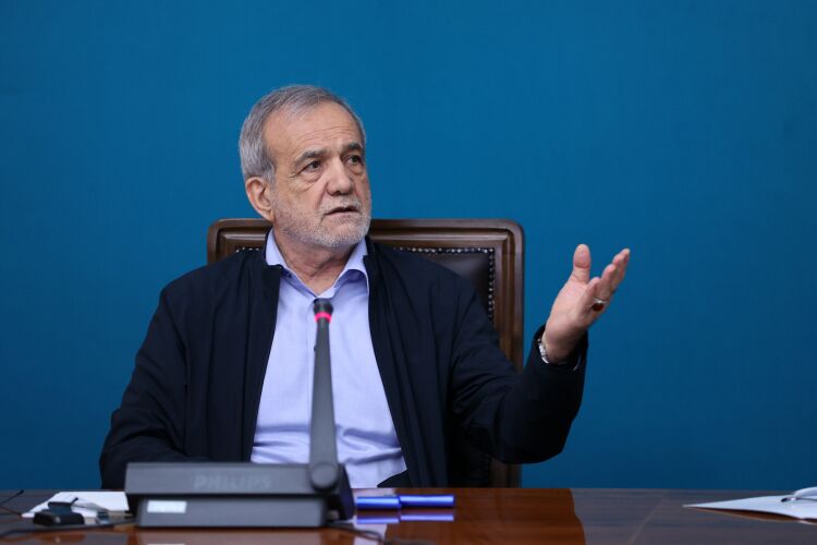 پزشکیان: صرفهجویی بنزین باید از دولت آغاز شود