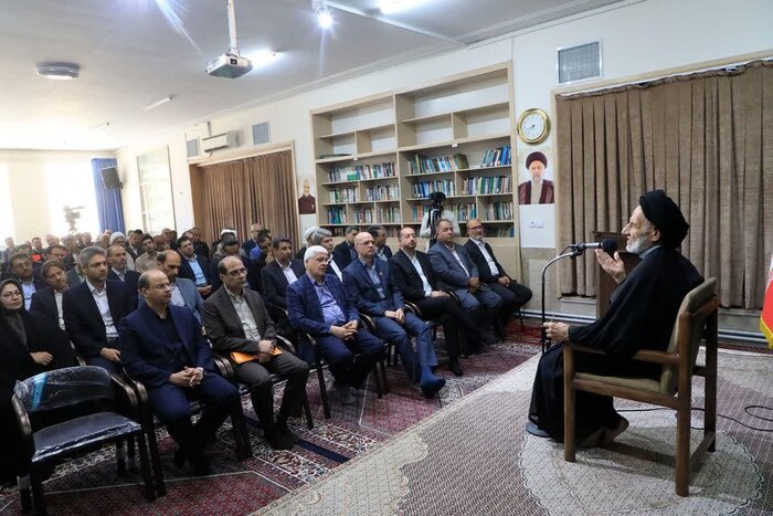 امام جمعه بیرجند: خدمتگزاری در دولت، بالاترین عبادت و فرصتی برای گرهگشایی است