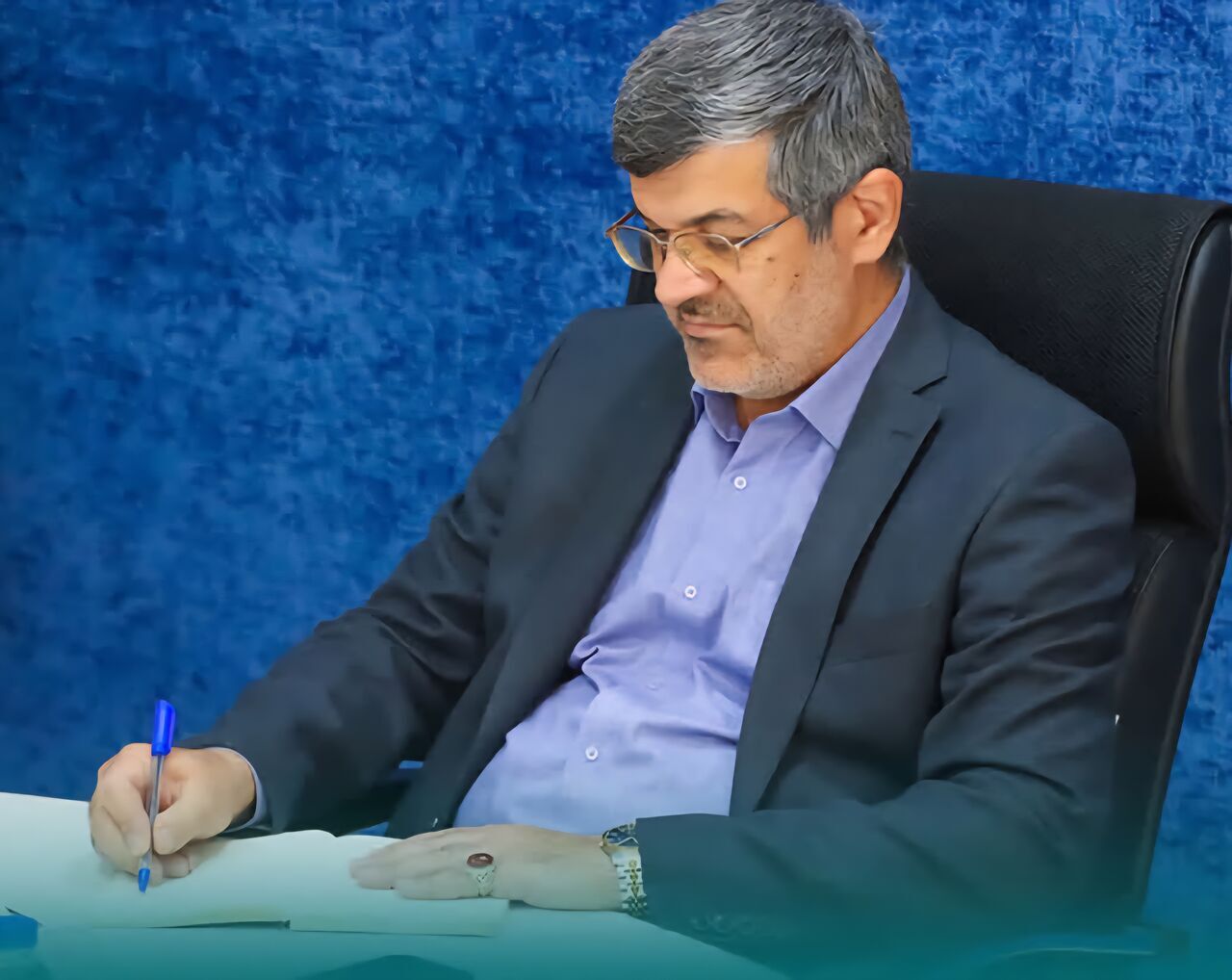 استاندار یزد: هفته دولت یادآور اسوه‌های اخلاص و خدمت است