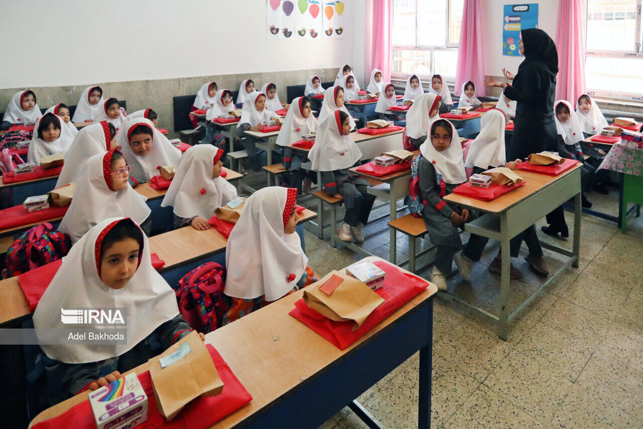 وزیر آموزش و پرورش: توانمندسازی دانشی، نگرشی و مهارتی معلمان در دستور کار است