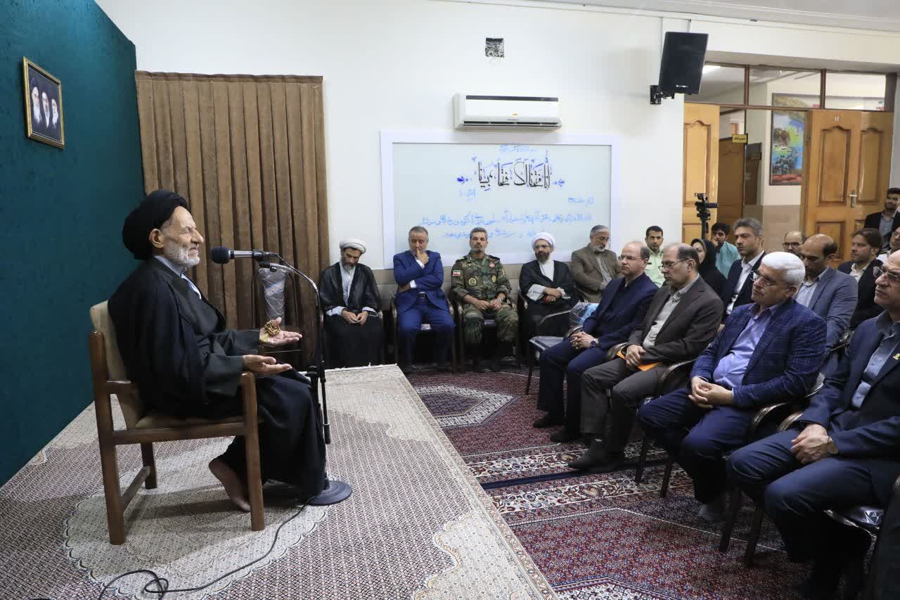 امام جمعه بیرجند: خدمتگزاری در دولت، بالاترین عبادت و فرصتی برای گره‌گشایی است
