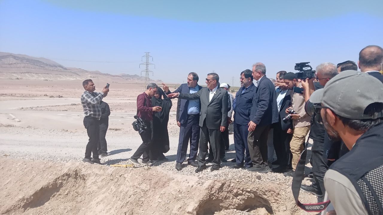 بازدید معاون اجرایی رئیسجمهور از طرح کمربندی شهید سلیمانی قم