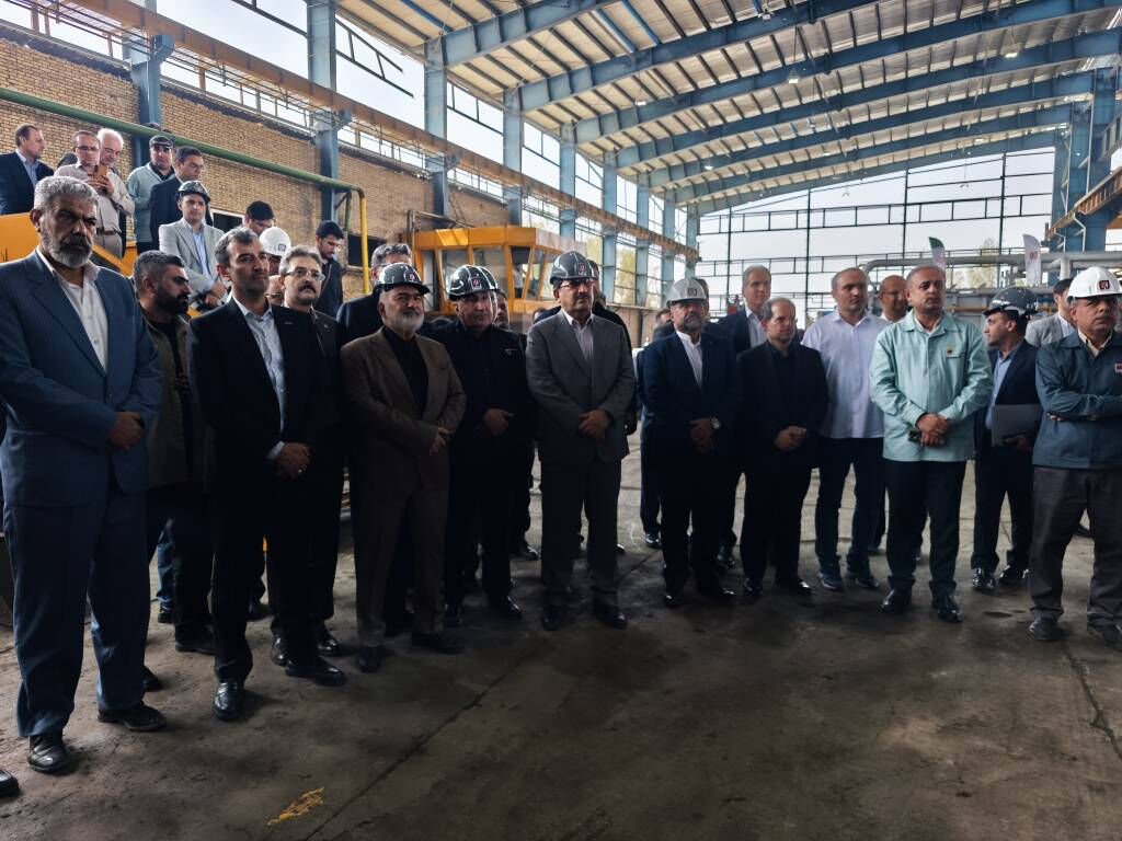 وزیر صمت از شرکت فولاد آتیه خاورمیانه بازدید کرد