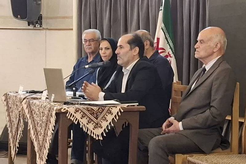 مجمع عمومی و انتخابات تشکل حرفه‌ای صنایع دستی اصفهان برگزار شد