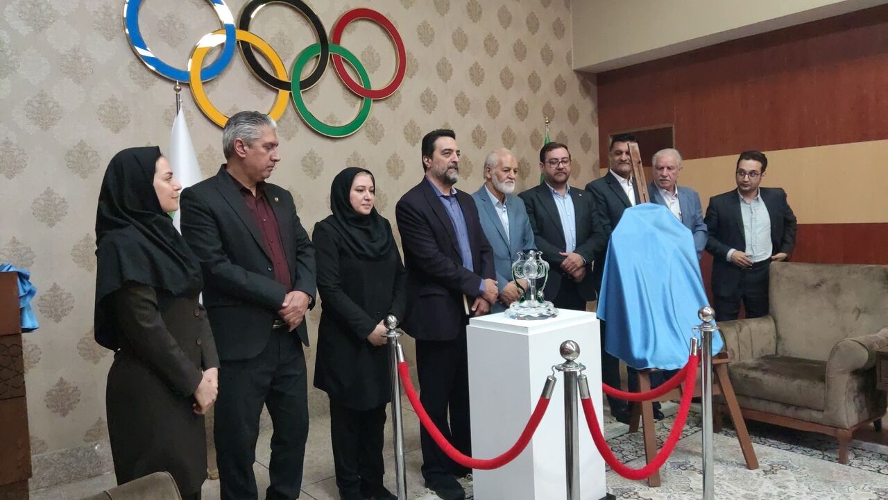 رونمایی از نماد صلح و پوستر همایش بین‌المللی «صلح و ورزش» در کمیته ملی المپیک