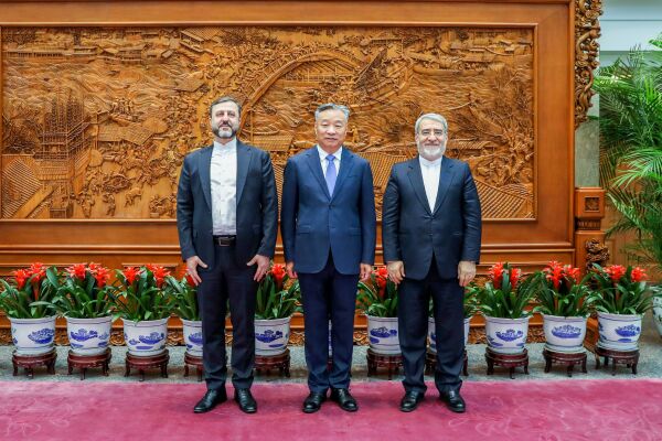 چین بر ادامه تلاش‌ها برای بازگشت صلح و ثبات به خاورمیانه تأکید کرد