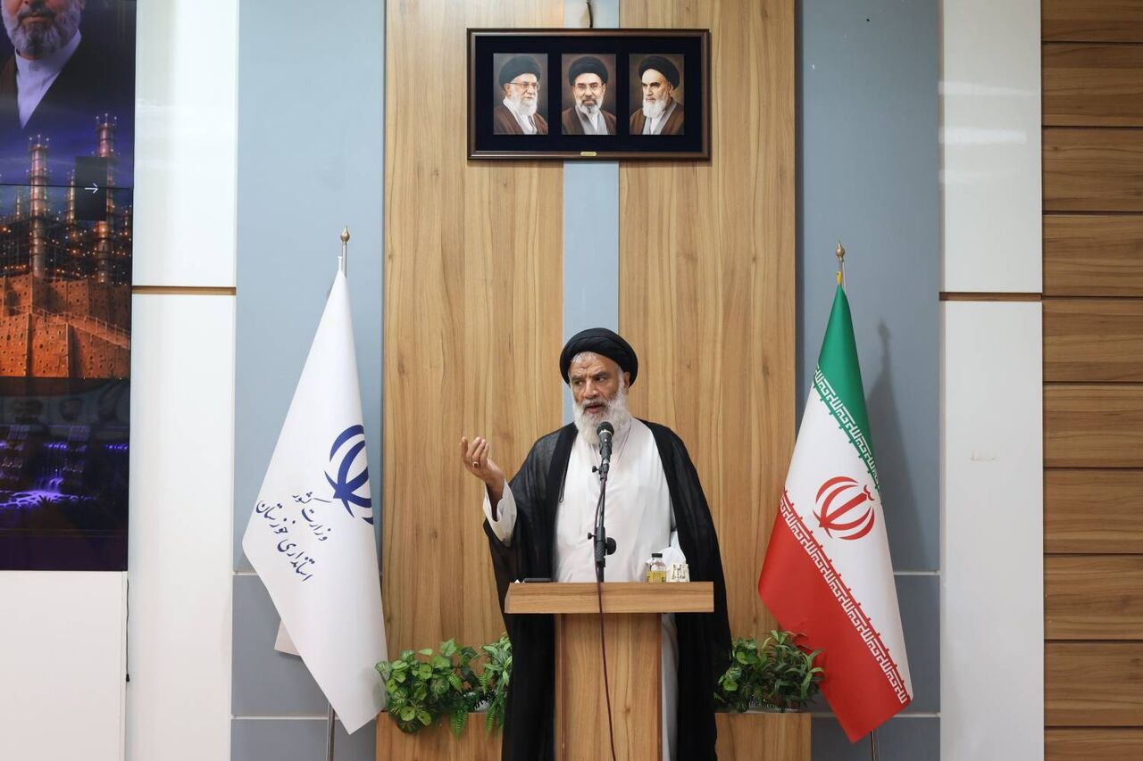 نماینده ولی‌فقیه در خوزستان: احیای واحدهای صنعتی و نظارت بر بازار ضروری است