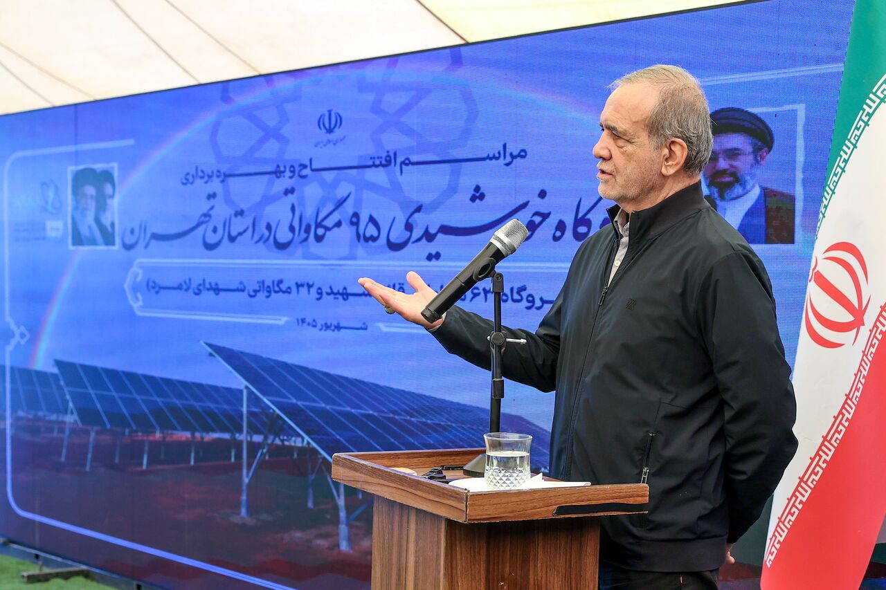 تأکید رئیسجمهور بر حمایت کامل از تولیدکنندگان داخلی پنلهای خورشیدی