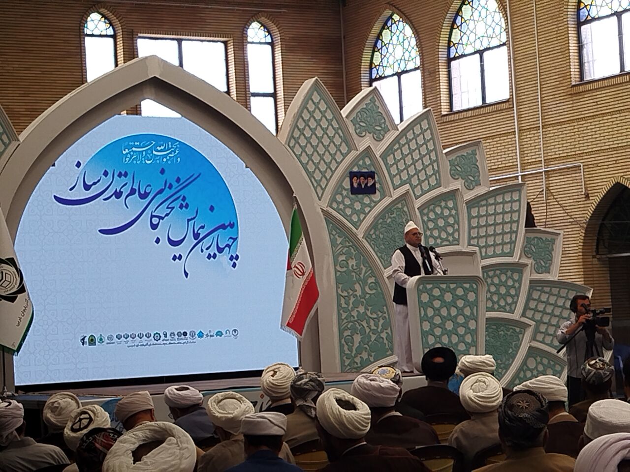 نایب رییس مجلس علمای آفریقای جنوبی: اقتدار ملت ایران دشمن را به زانو در آورد
