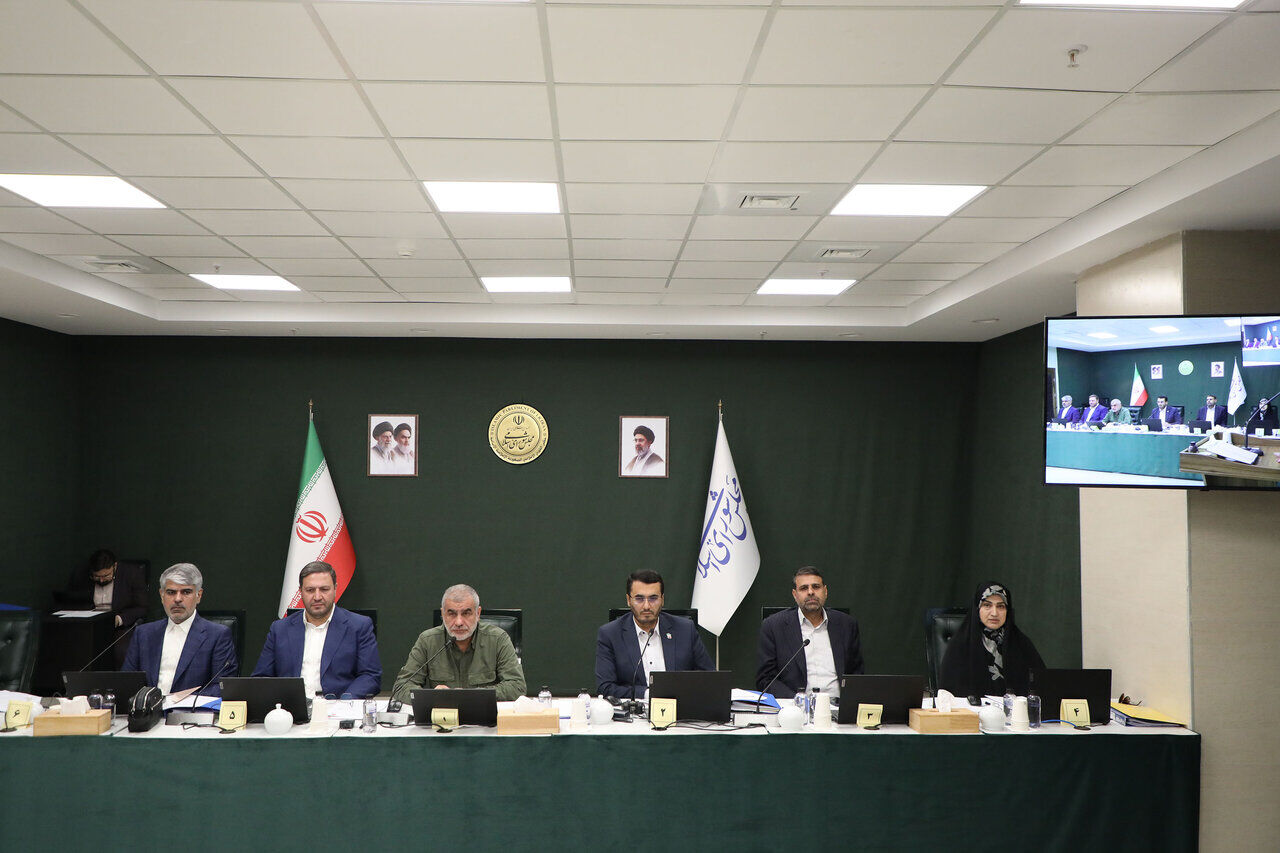 مجلس ماده ۲ طرح مقابله با نفوذ بیگانگان را با اصلاحات تصویب کرد
