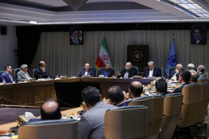 تأکید دکتر پزشکیان بر هماهنگی کامل برای حفظ ثبات اقتصادی کشور/ انسجام و همافزایی نهادهای