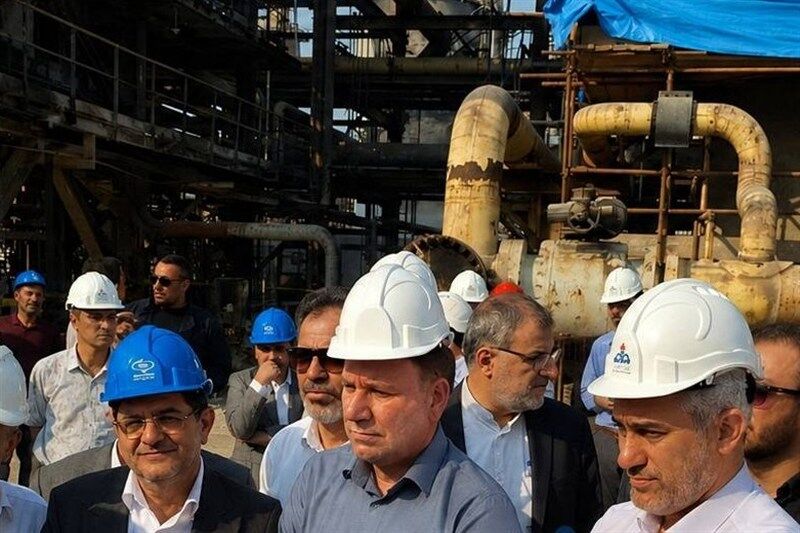وزیر اقتصاد :سیاست دولت تسهیل فعالیت های اقتصادی در پارس جنوبی است وزیر اقتصاد :سیاست دولت تسهیل فعالیت های اقتصادی در پارس جنوبی است