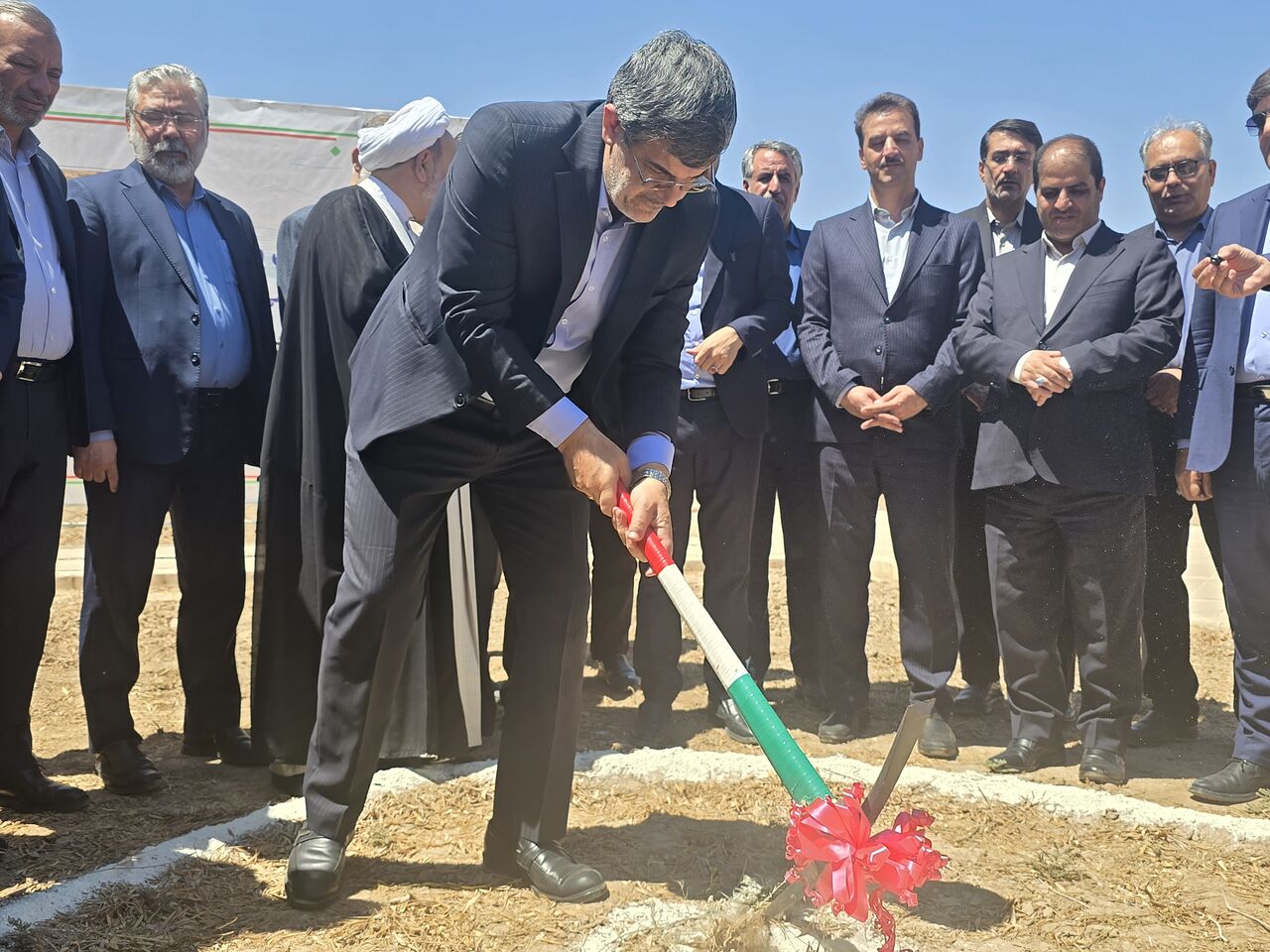 افتتاح یک مدرسه و آغاز ساخت پلاتوی مجتمع فرهنگی آیت‌الله خاتمی در اردکان یزد