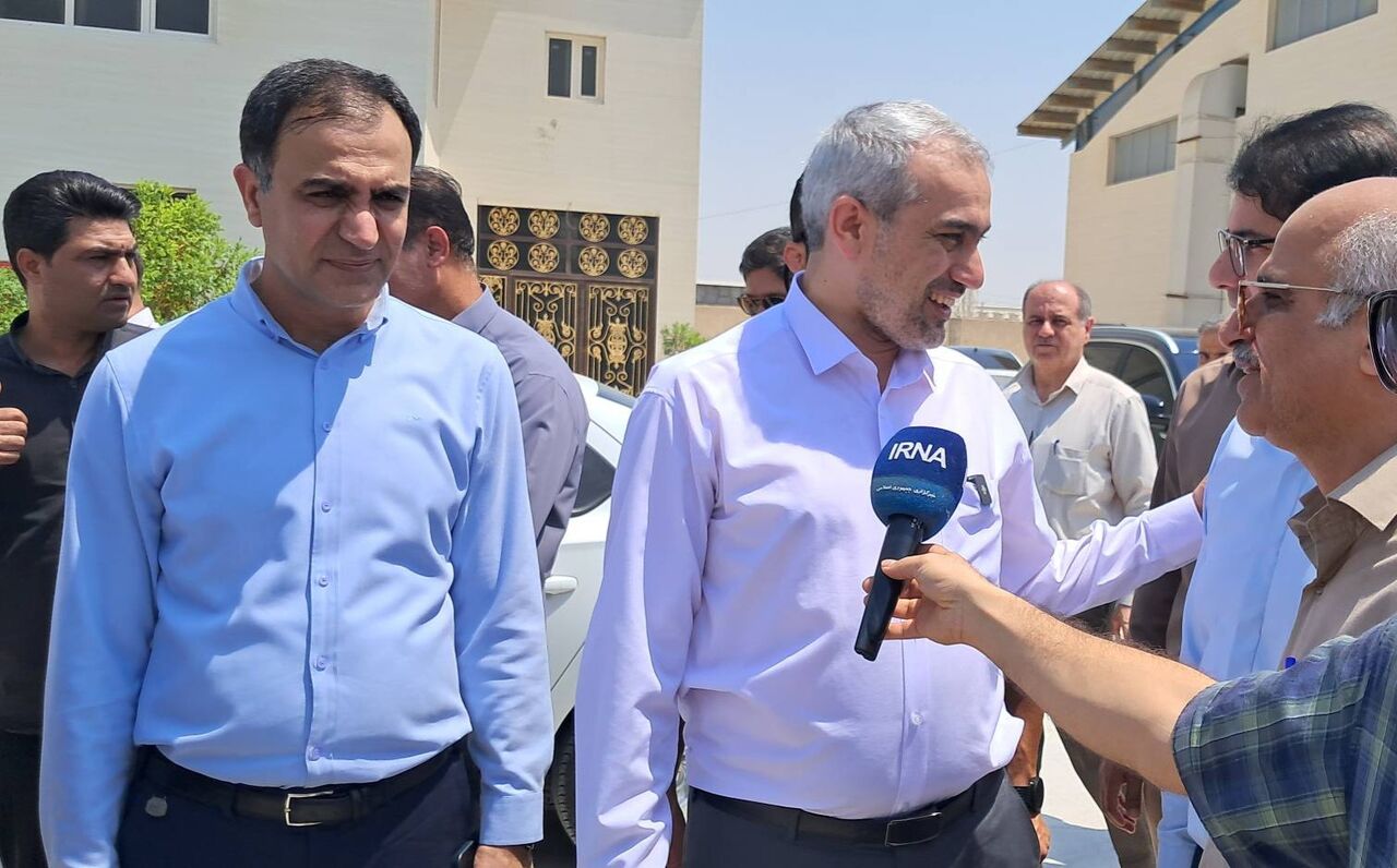 مدنیزاده: شبکه بانکی زنجیره تولید در منطقه آزاد بوشهر را تکمیل کند