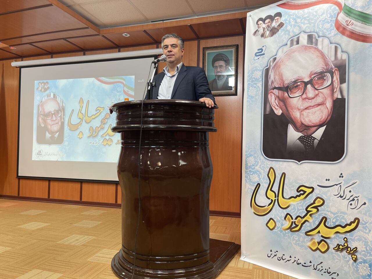 استاندار مرکزی: میتوان در هر شرایطی برای آبادانی کشور و خدمت به مردم تلاش کرد