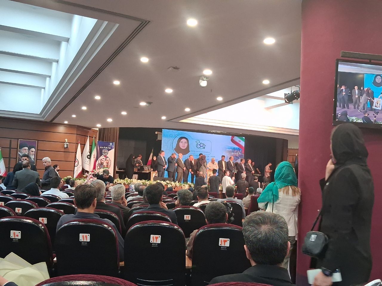 حضور ۲۸ واحد صنعتی اصفهان در جمع ۱۰۰ واحد برتر کشور