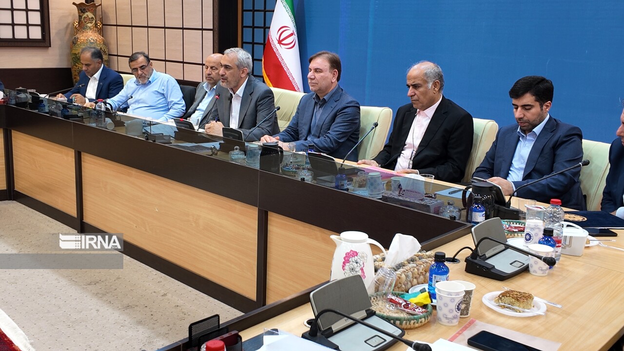 وزیر اقتصاد: اصلاح قوانین و مقررات دست‌وپاگیر تولید  در دستور کار دولت است