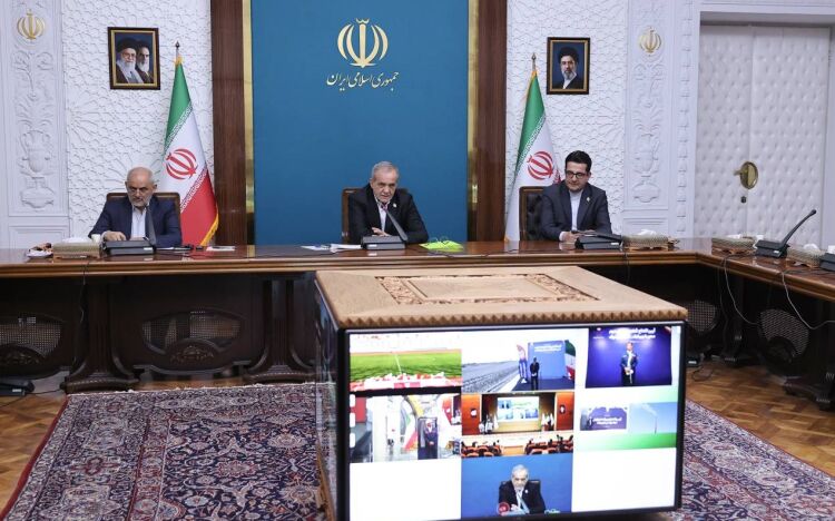 رئیسجمهور: از ظرفیت کرمان در تولید انرژیهای پاک استفاده شود