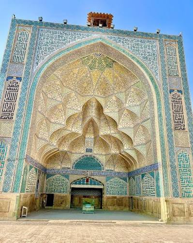 معماری، تجارت و علم: سهگانه همگرایی شیعه و سنی در تاریخ اصفهان